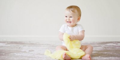 Na co zwracać uwagę kupując ubranka niemowlęce?
